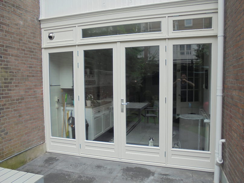 Kozijnfabriek Den Haag, specialist in houten ramen, deuren en kozijnen