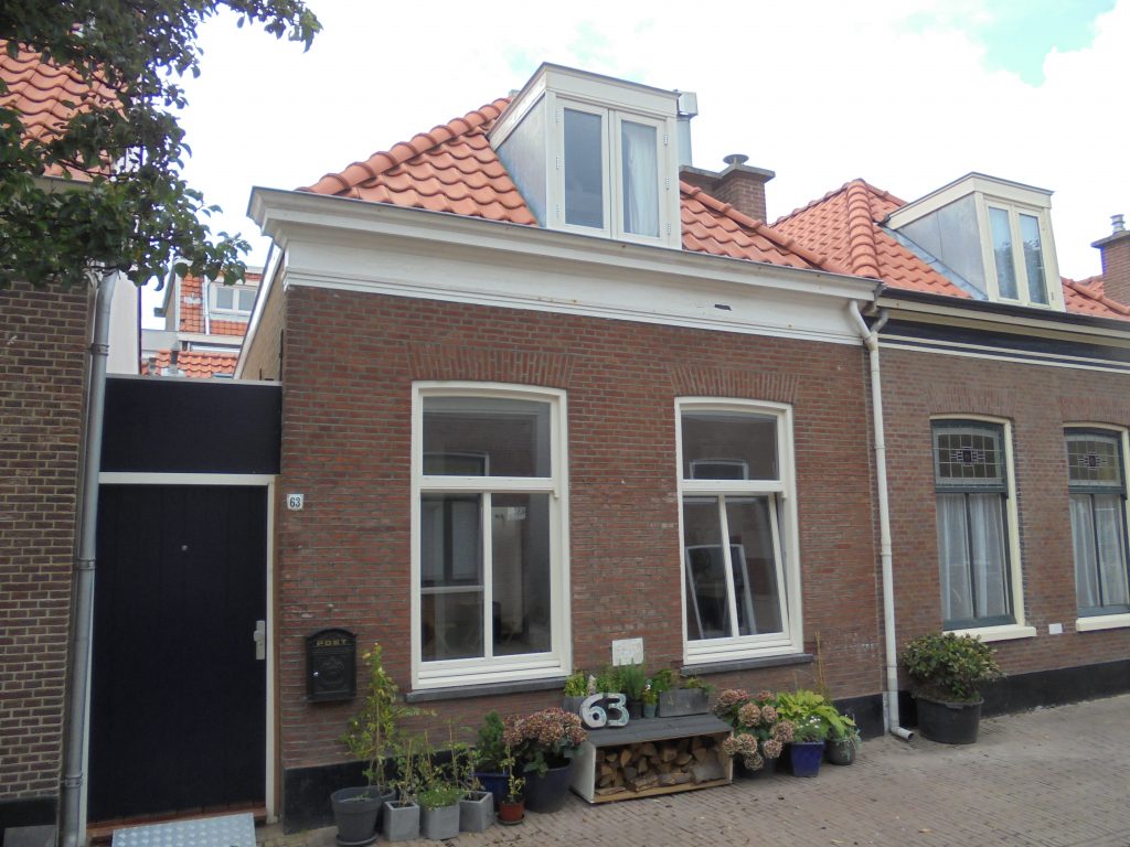 Kunststof kozijnen Den Haag (Erker met stijgerhouten vensterbank) » QWindows